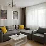 Old Town, Beautiful Yard View, Sauna Apartamento Tallin