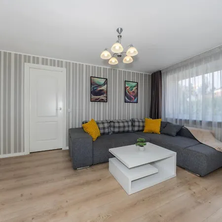 Old Town, Beautiful Yard View, Sauna * Reval